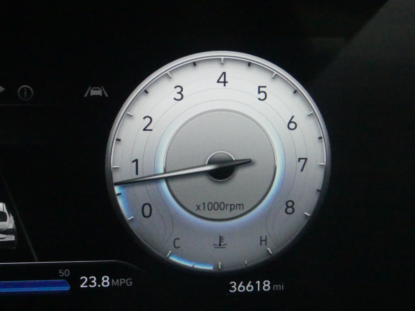 2024 Hyundai Elantra SEL photo 32