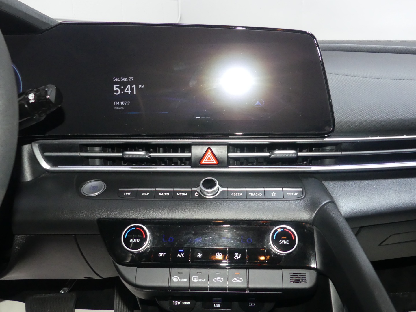 2024 Hyundai Elantra SEL photo 35