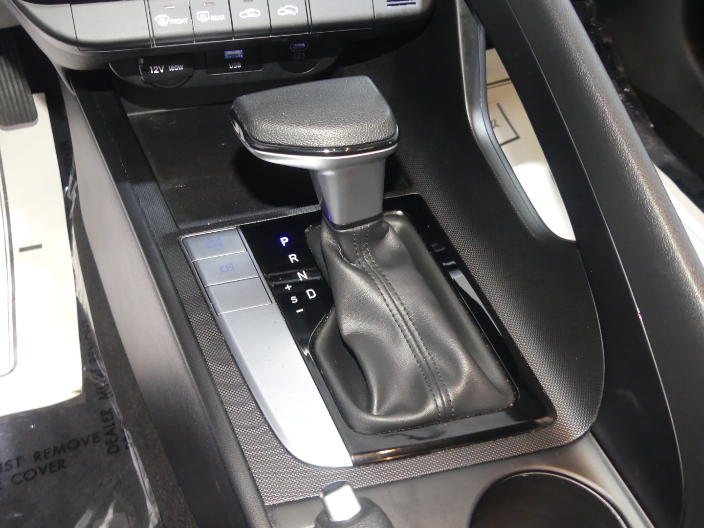 2024 Hyundai Elantra SEL photo 37