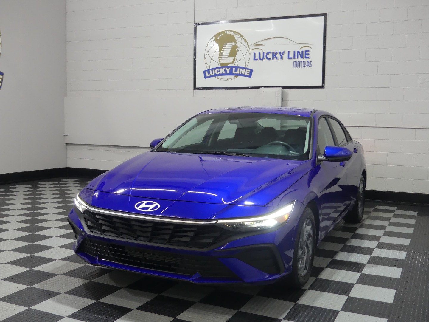 2024 Hyundai Elantra SEL photo 5