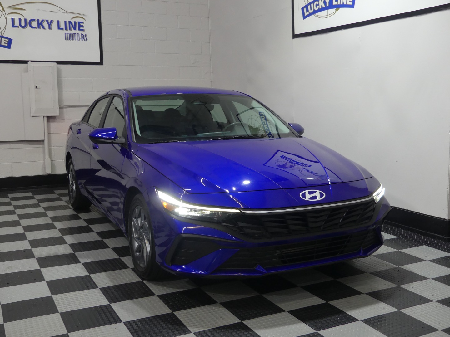 2024 Hyundai Elantra SEL photo 6