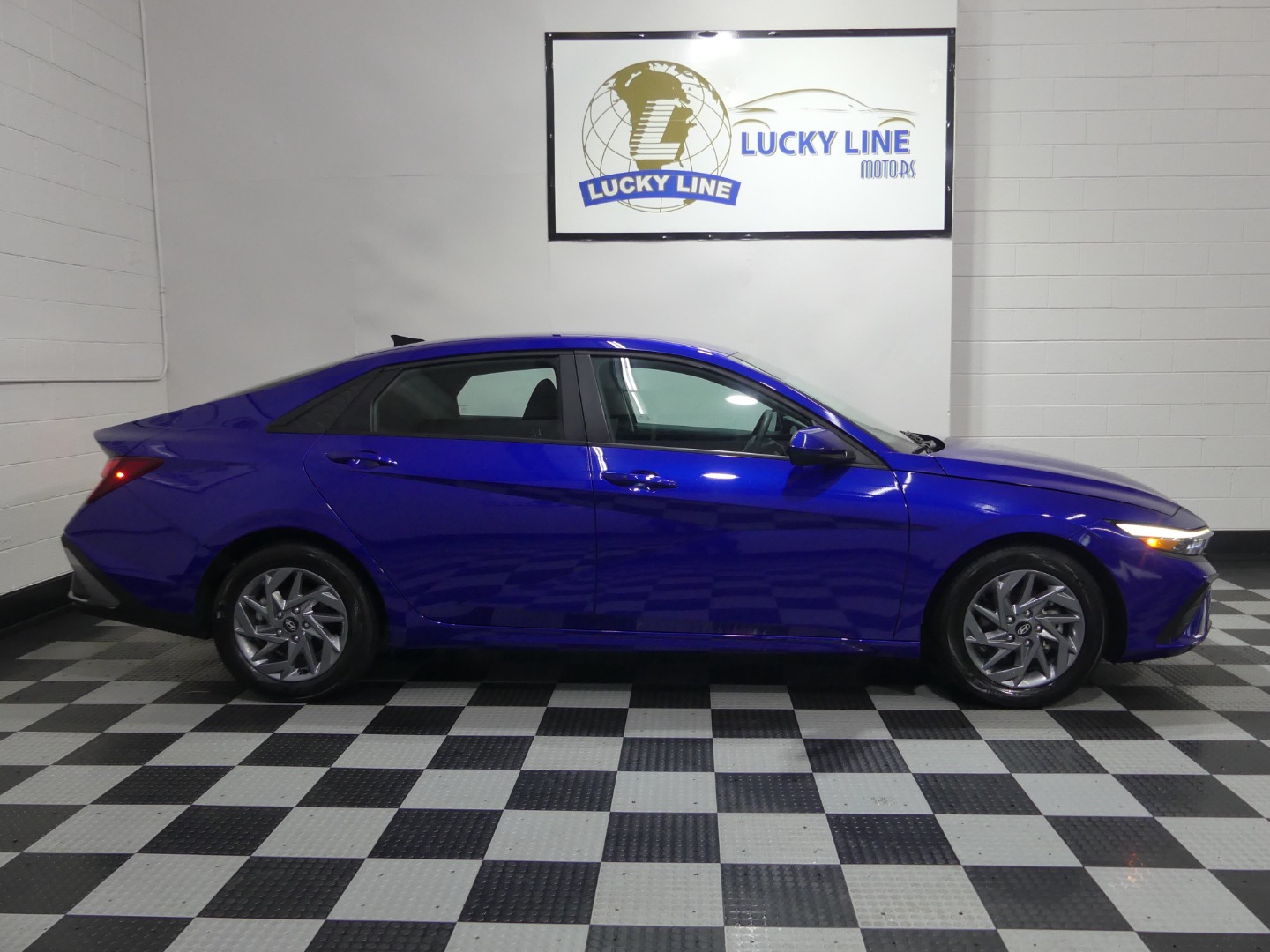 2024 Hyundai Elantra SEL photo 7
