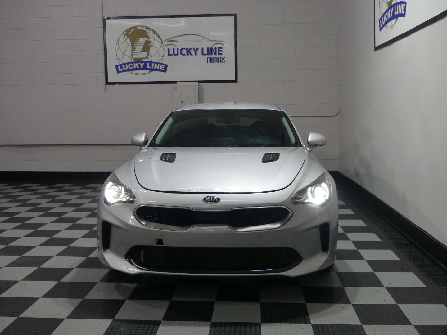 2018 Kia Stinger photo 3