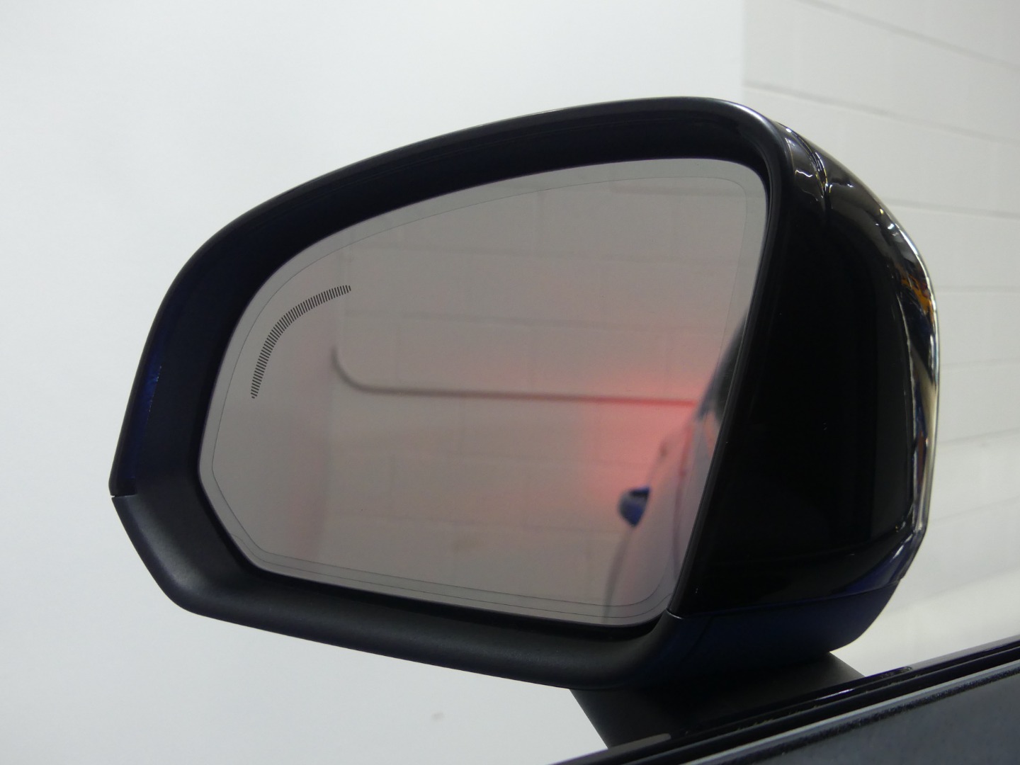 2020 Volvo XC40 R-Design photo 14