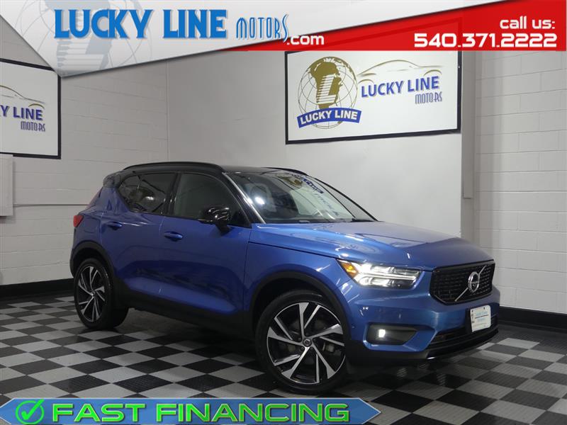 2020 Volvo XC40 R-Design photo 2