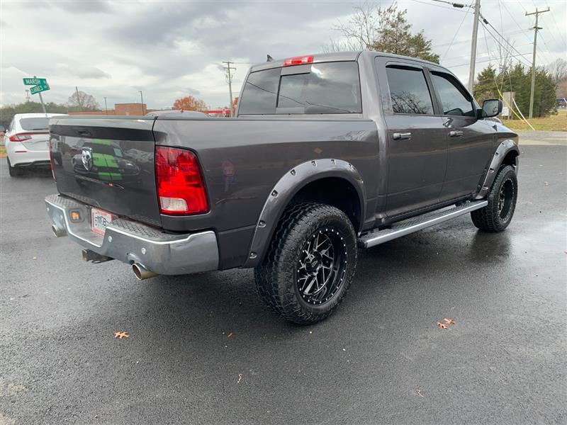 2016 Ram 1500 Big Horn photo 3