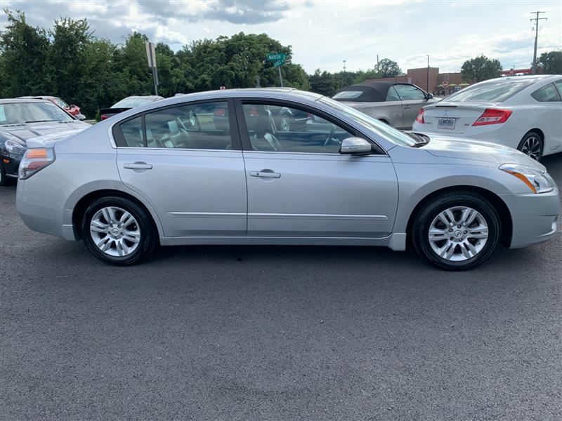 2010 Nissan Altima 2.5 SL photo 3