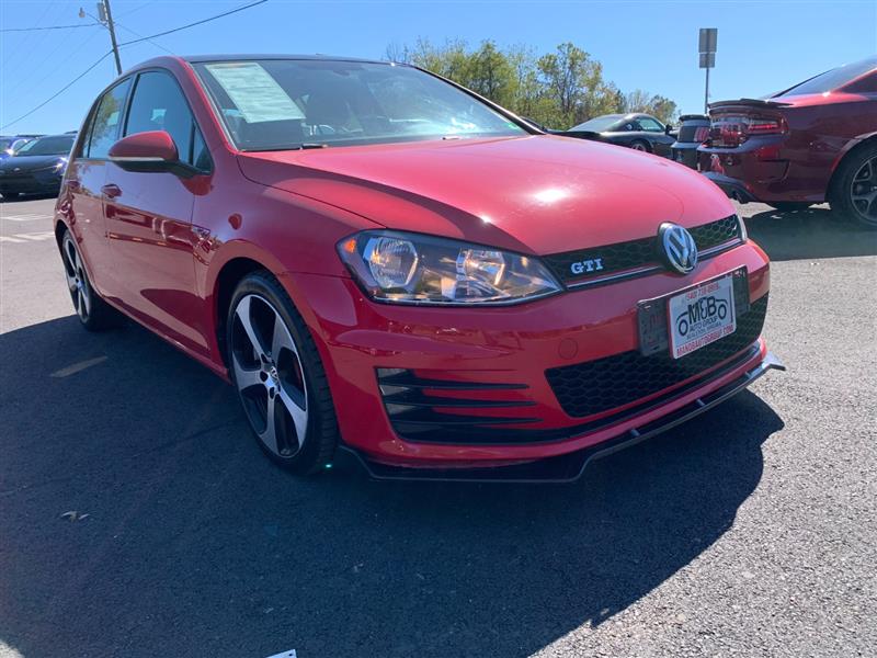 2016 Volkswagen Golf GTI SE photo 2