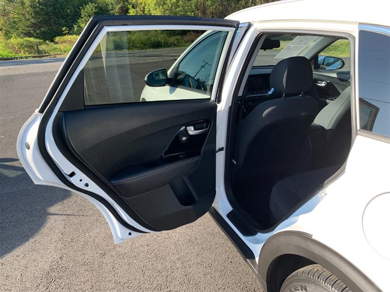 2020 Kia Niro Plug-In Hybrid LXS photo 35