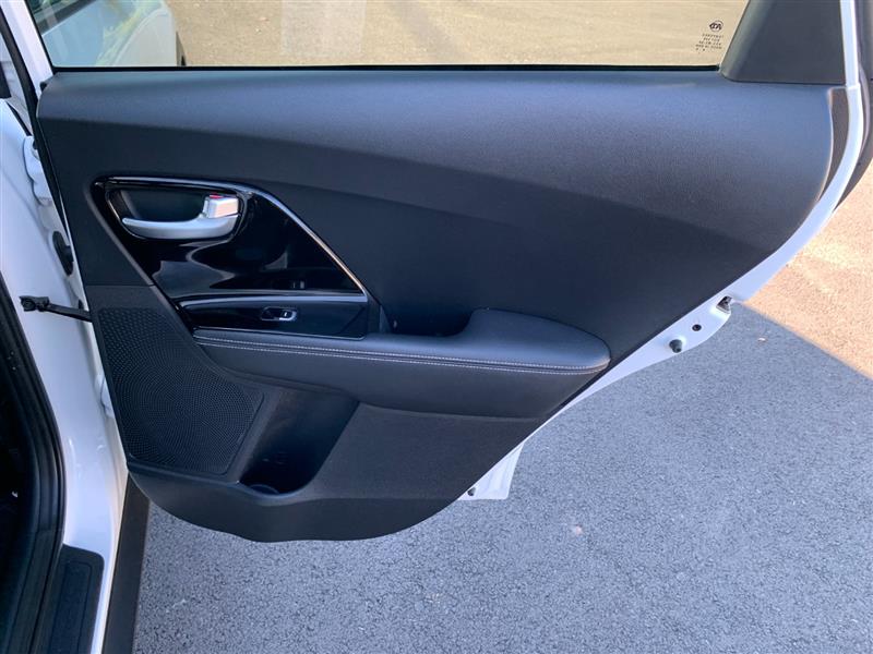 2020 Kia Niro Plug-In Hybrid LXS photo 39
