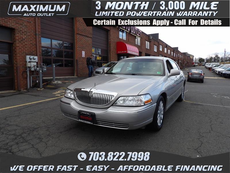 2007 Lincoln Town Car Signature's photo