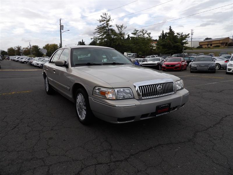 2009 Mercury Grand Marquis LS photo 2