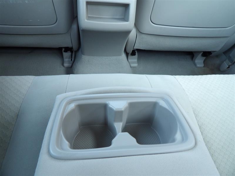 2009 Toyota Camry LE photo 16