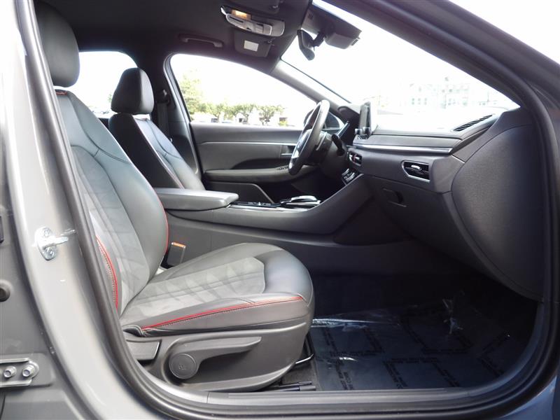 2020 Hyundai Sonata SEL Plus photo 15