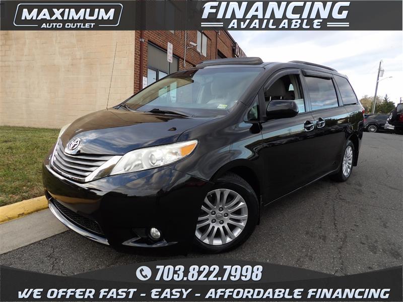 2012 TOYOTA SIENNA XLE 