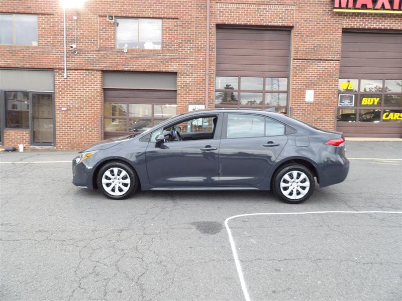 2024 Toyota Corolla LE photo 2