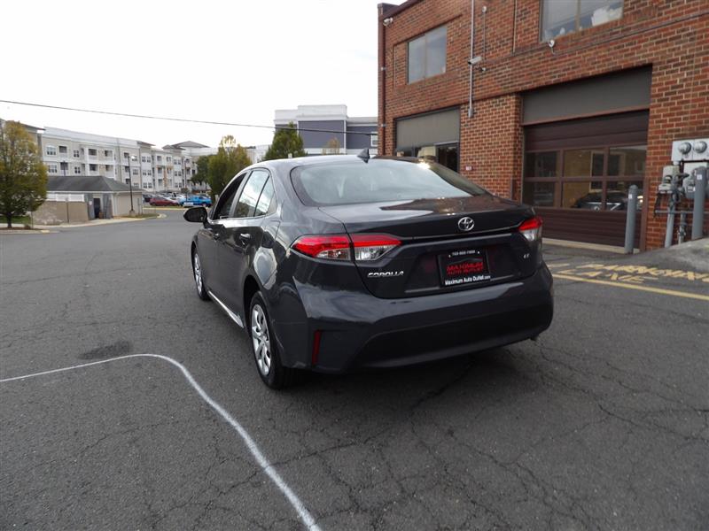 2024 Toyota Corolla LE photo 3