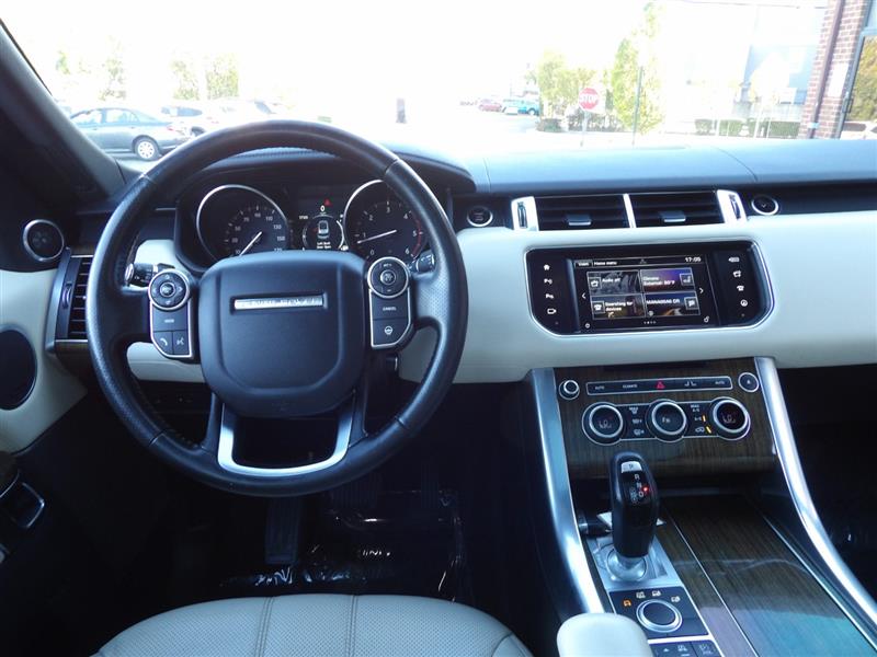 2016 Land Rover Range Rover Sport HSE photo 11