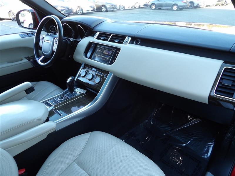 2016 Land Rover Range Rover Sport HSE photo 14