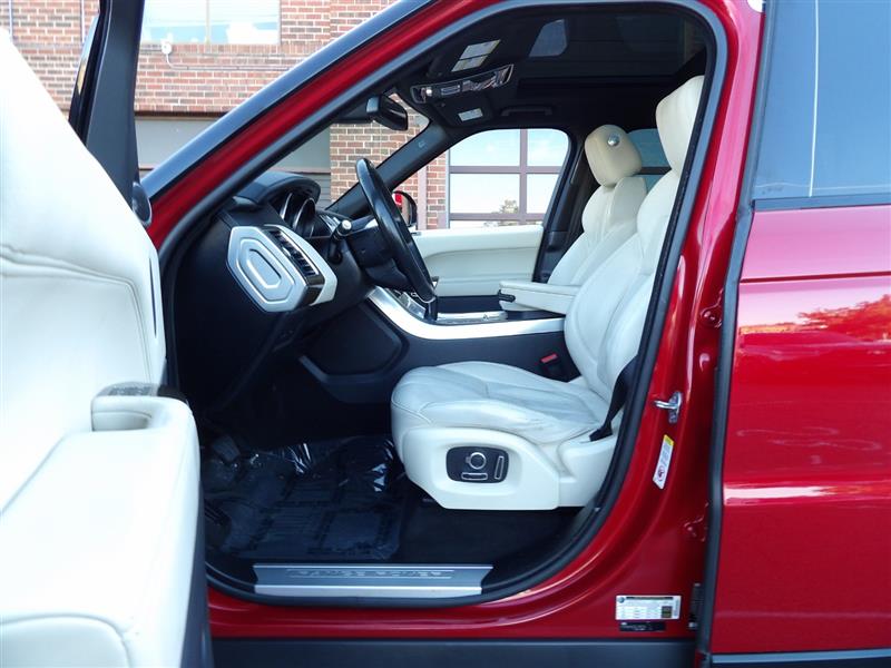 2016 Land Rover Range Rover Sport HSE photo 8