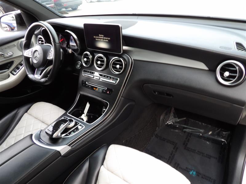 2017 Mercedes Benz GLC 43 AMG 4MATIC photo 13