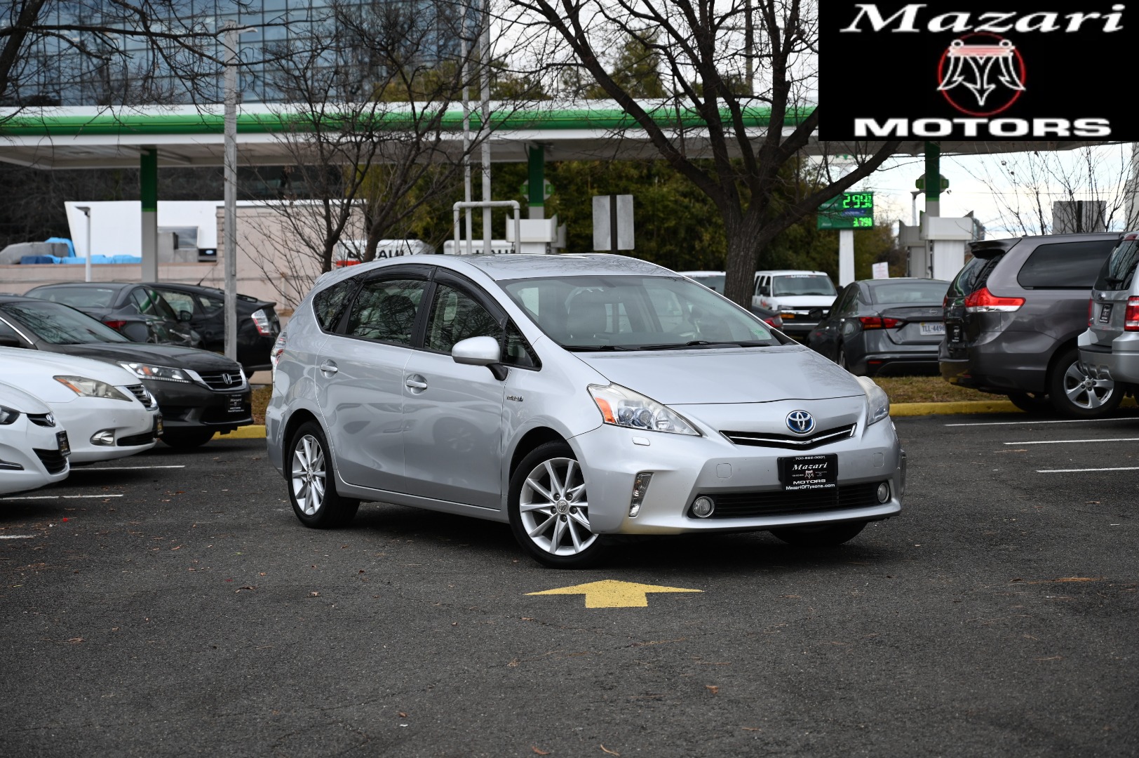 2012 Toyota Prius v Five's photo