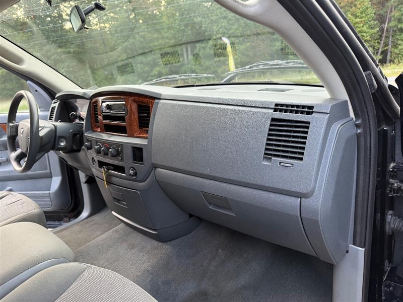 2006 Dodge Ram SLT photo 17
