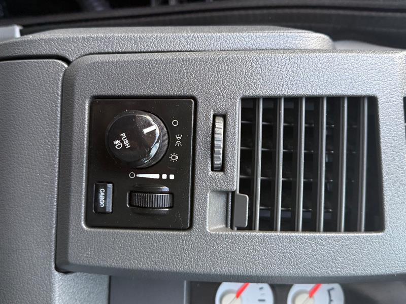 2006 Dodge Ram SLT photo 18