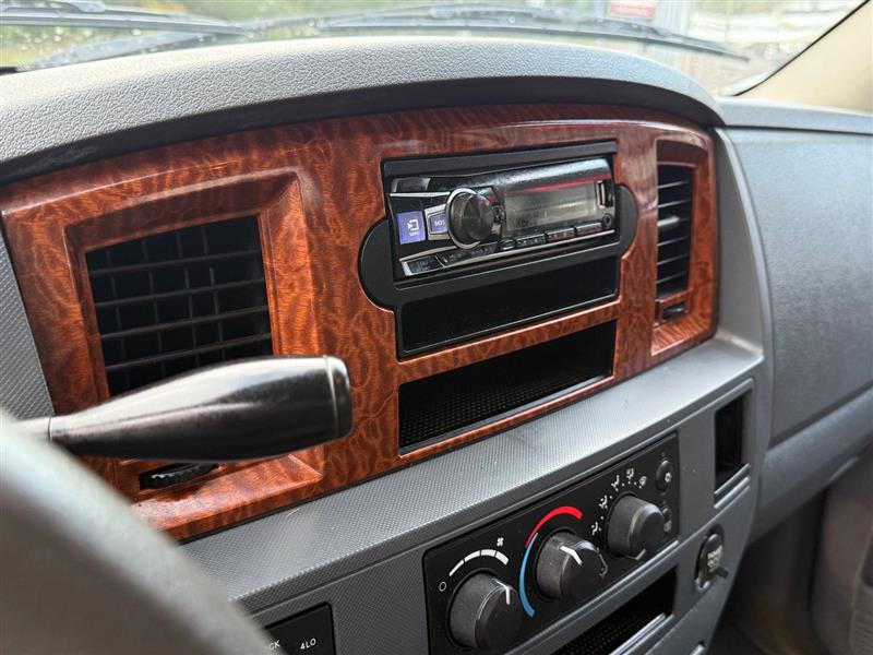 2006 Dodge Ram SLT photo 22