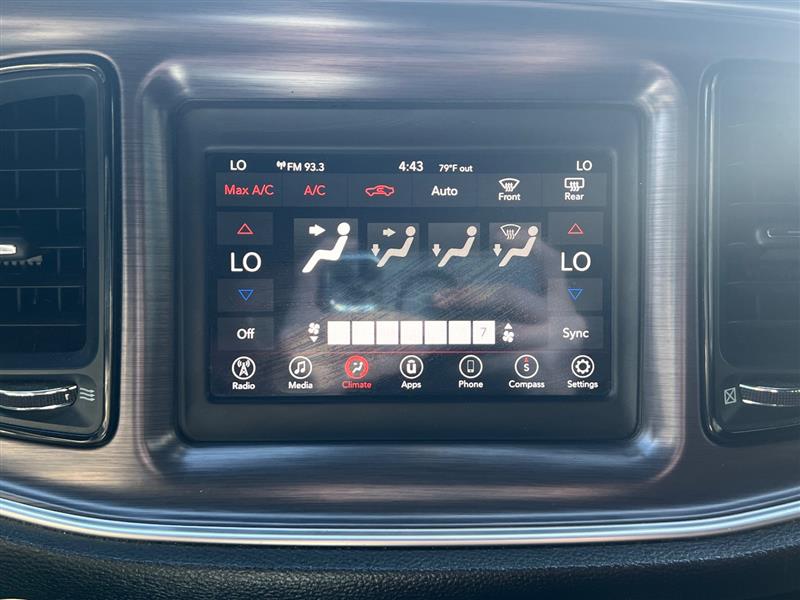 2018 Dodge Challenger R/T Shaker photo 23