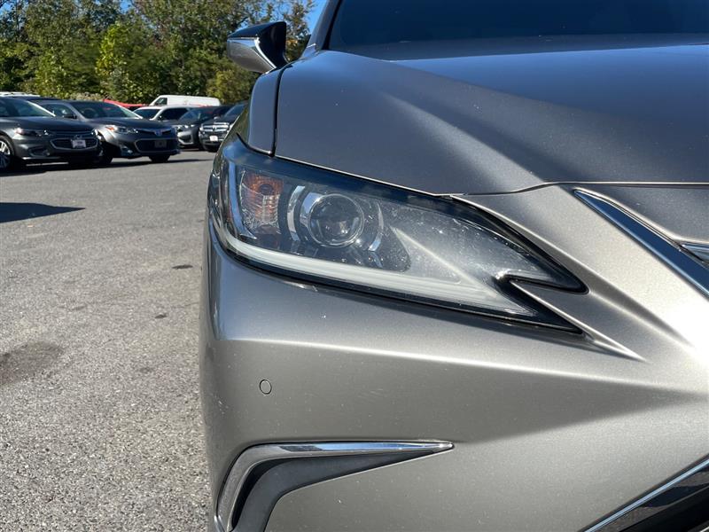 2019 Lexus ES 350 photo 10