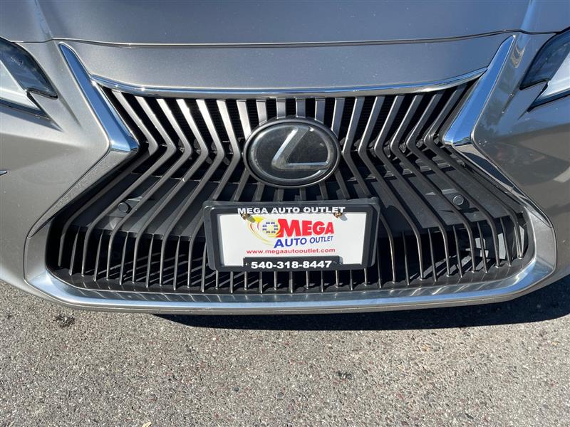 2019 Lexus ES 350 photo 11