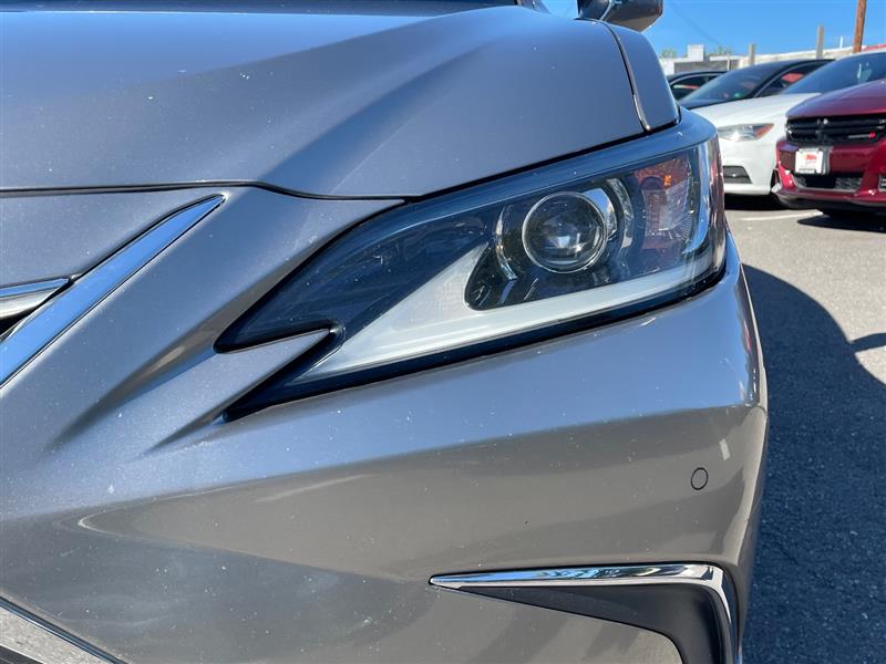 2019 Lexus ES 350 photo 12
