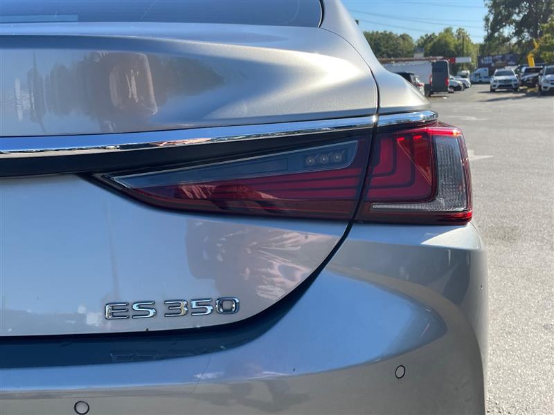 2019 Lexus ES 350 photo 18