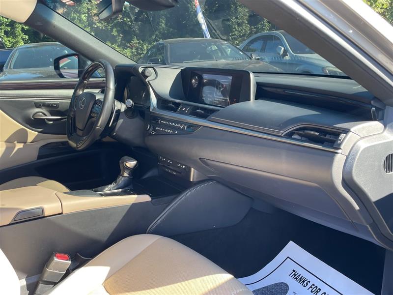 2019 Lexus ES 350 photo 23