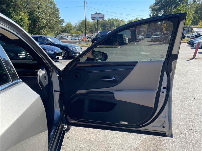 2019 Lexus ES 350 photo 25