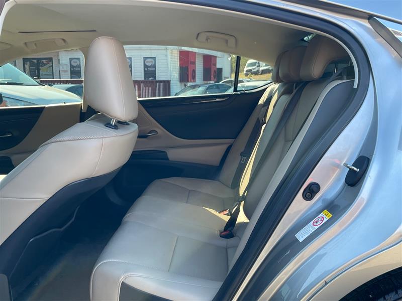 2019 Lexus ES 350 photo 28