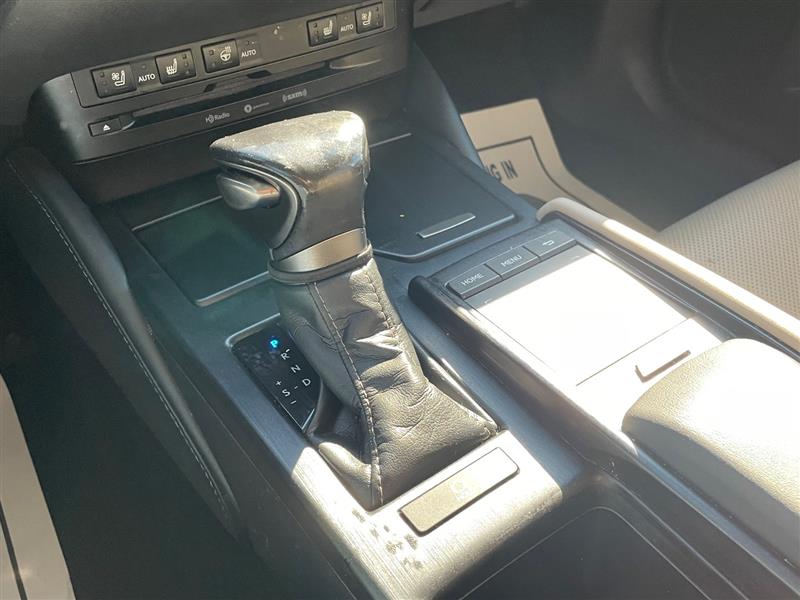 2019 Lexus ES 350 photo 35