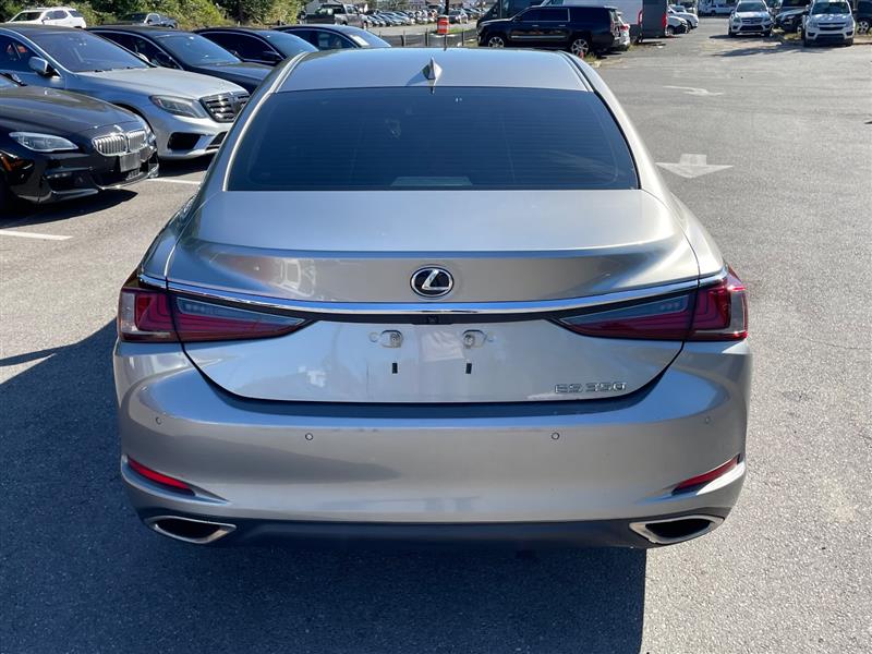 2019 Lexus ES 350 photo 4