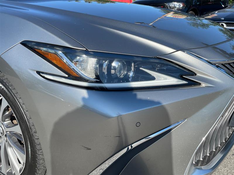 2019 Lexus ES 350 photo 9