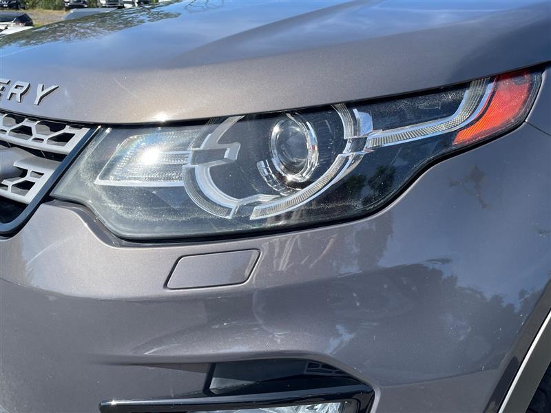 2016 Land Rover Discovery Sport HSE photo 11