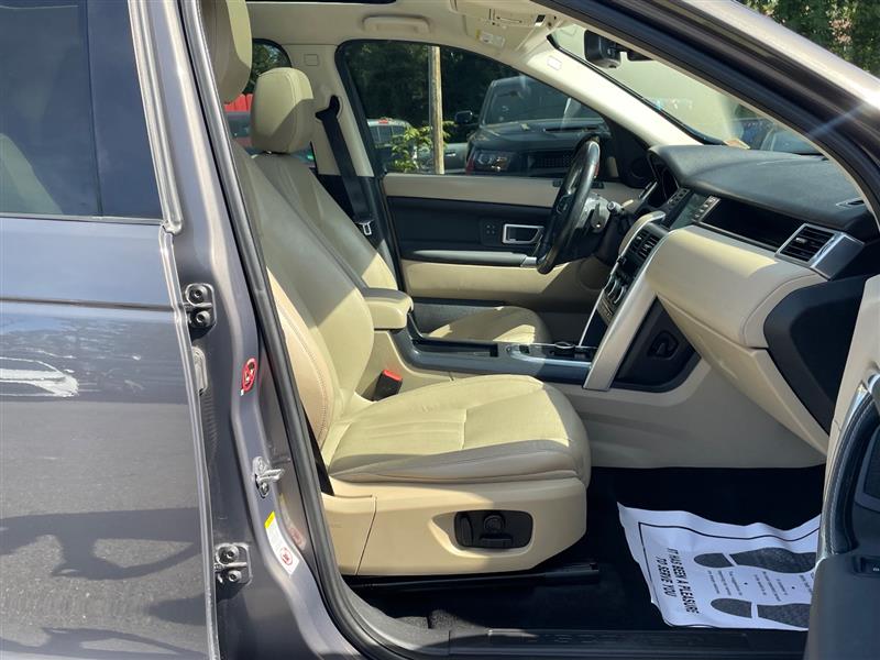 2016 Land Rover Discovery Sport HSE photo 21