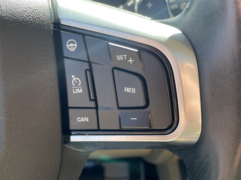 2016 Land Rover Discovery Sport HSE photo 32