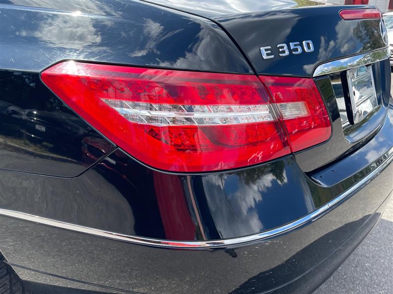 2010 Mercedes Benz E 350 photo 15