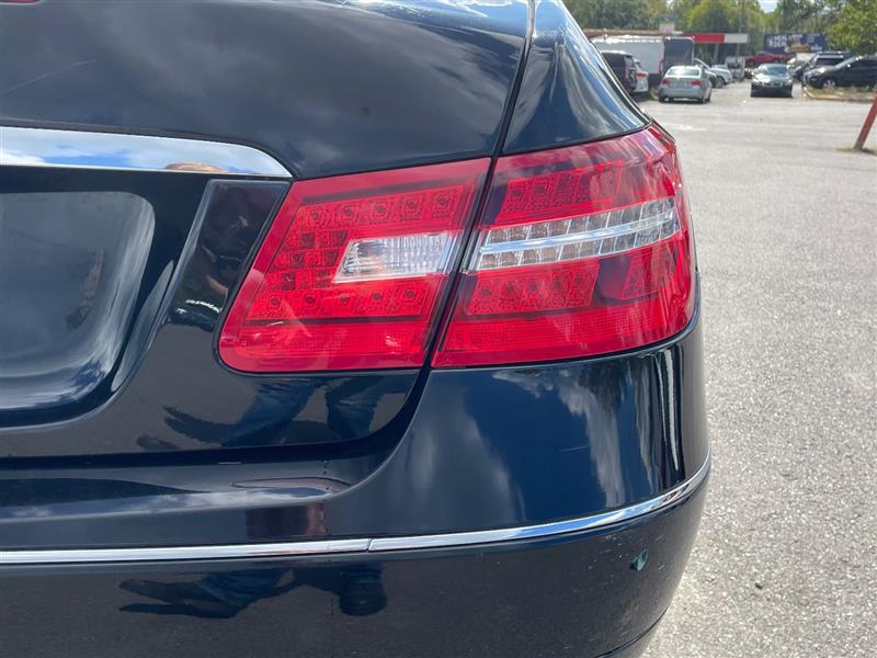 2010 Mercedes Benz E 350 photo 18