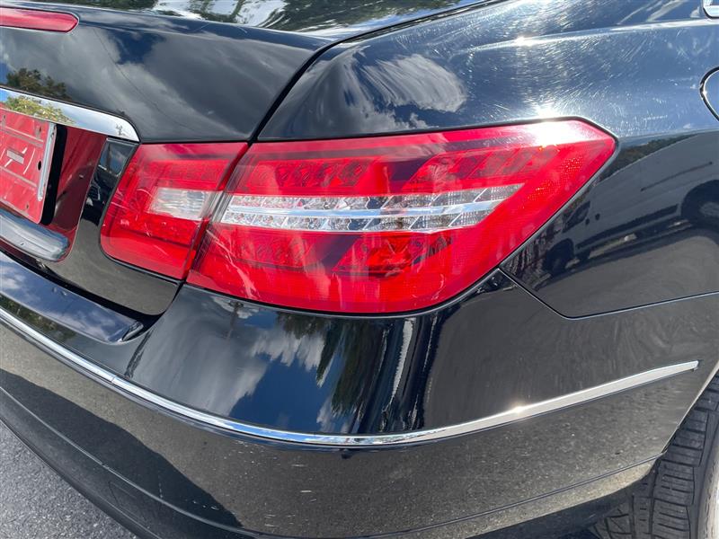 2010 Mercedes Benz E 350 photo 19