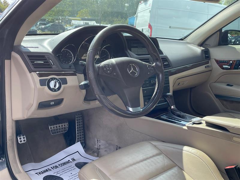2010 Mercedes Benz E 350 photo 22