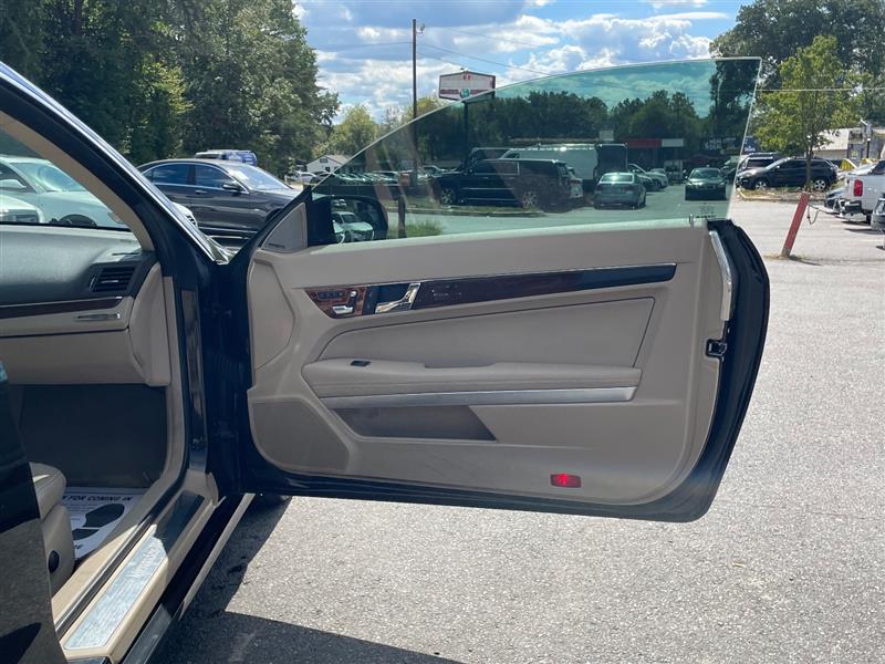 2010 Mercedes Benz E 350 photo 24