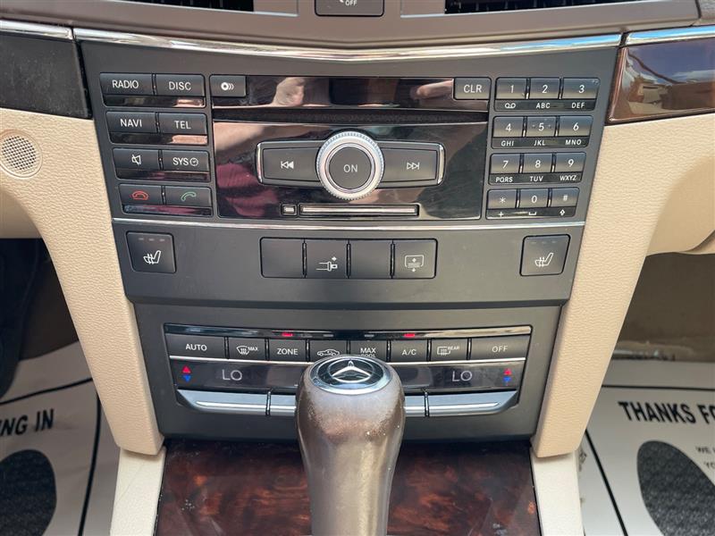 2010 Mercedes Benz E 350 photo 28