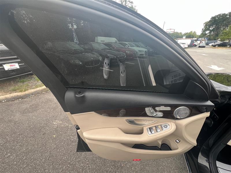 2018 Mercedes Benz C 300 photo 15